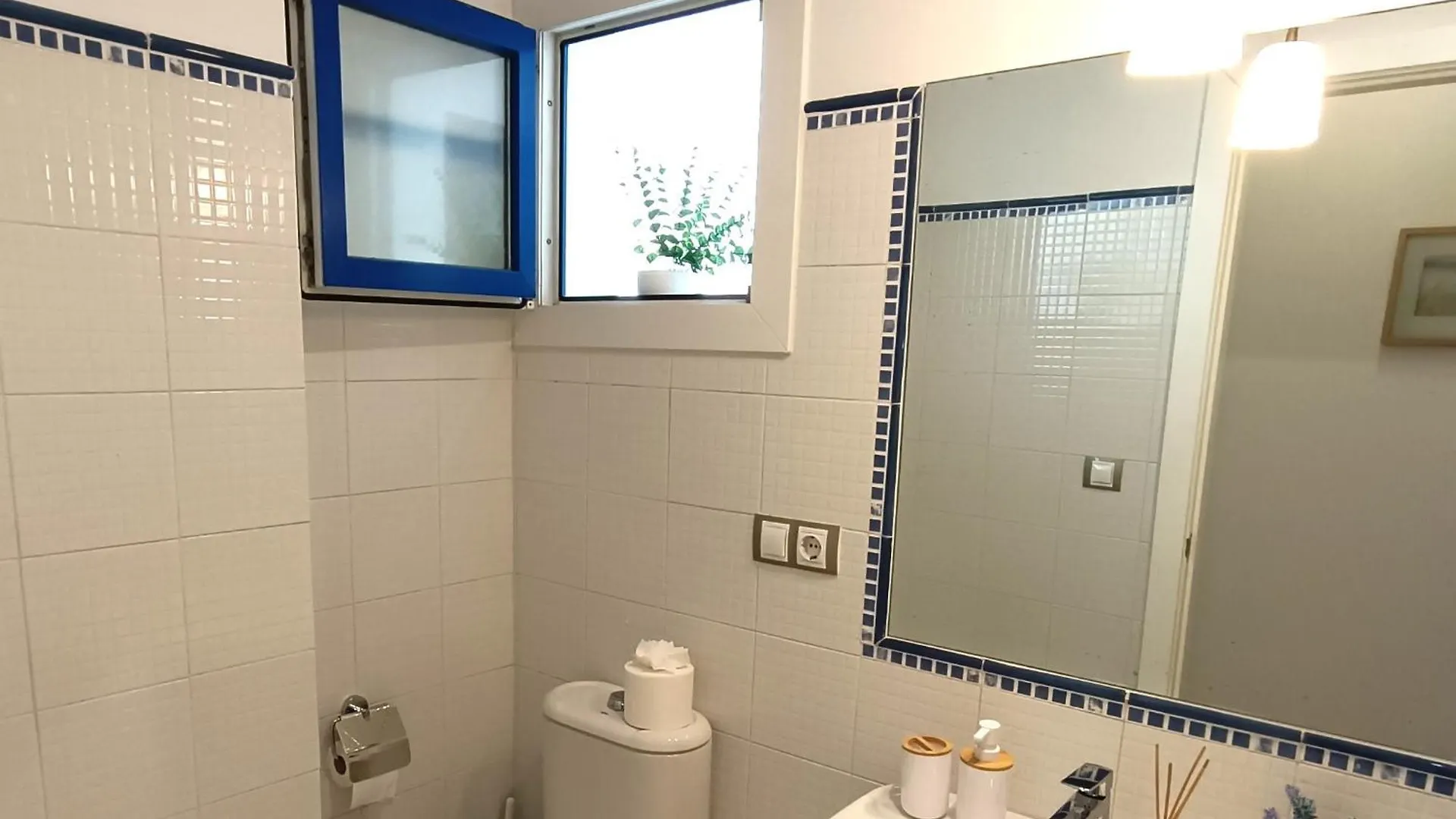 Apartamento La Noria Pie De Playa Manilva サン・ルイス・デ・サビニリャス 0*,